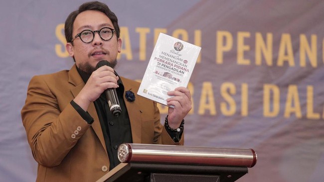 boris-tampubolon-luncurkan-buku-strategi-menangani-perkara-di-pengadilan_169